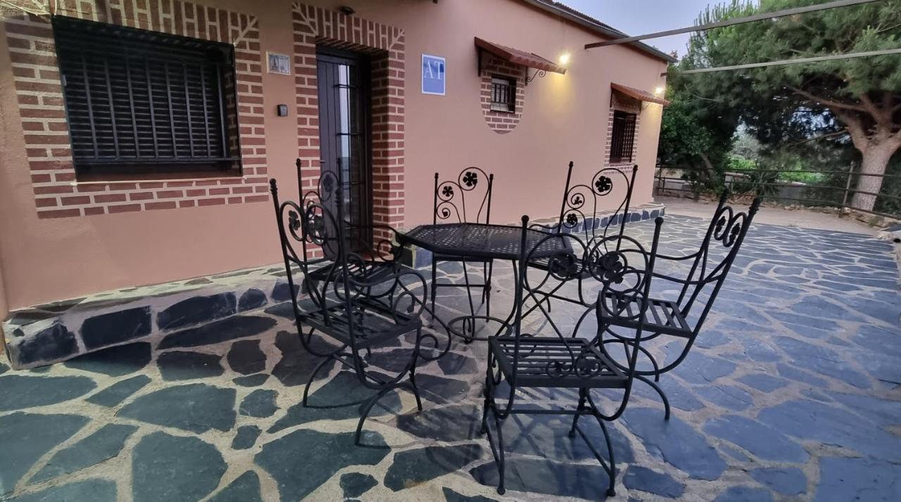 Apartamento Turistico "El Rincon De La Pernila" กวาดาลูเป ภายนอก รูปภาพ