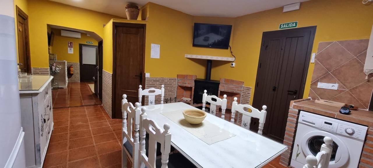 Apartamento Turistico "El Rincon De La Pernila" กวาดาลูเป ภายนอก รูปภาพ