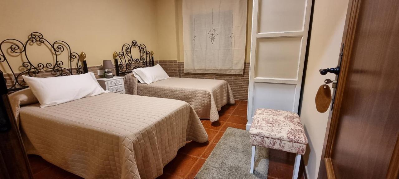 Apartamento Turistico "El Rincon De La Pernila" กวาดาลูเป ภายนอก รูปภาพ