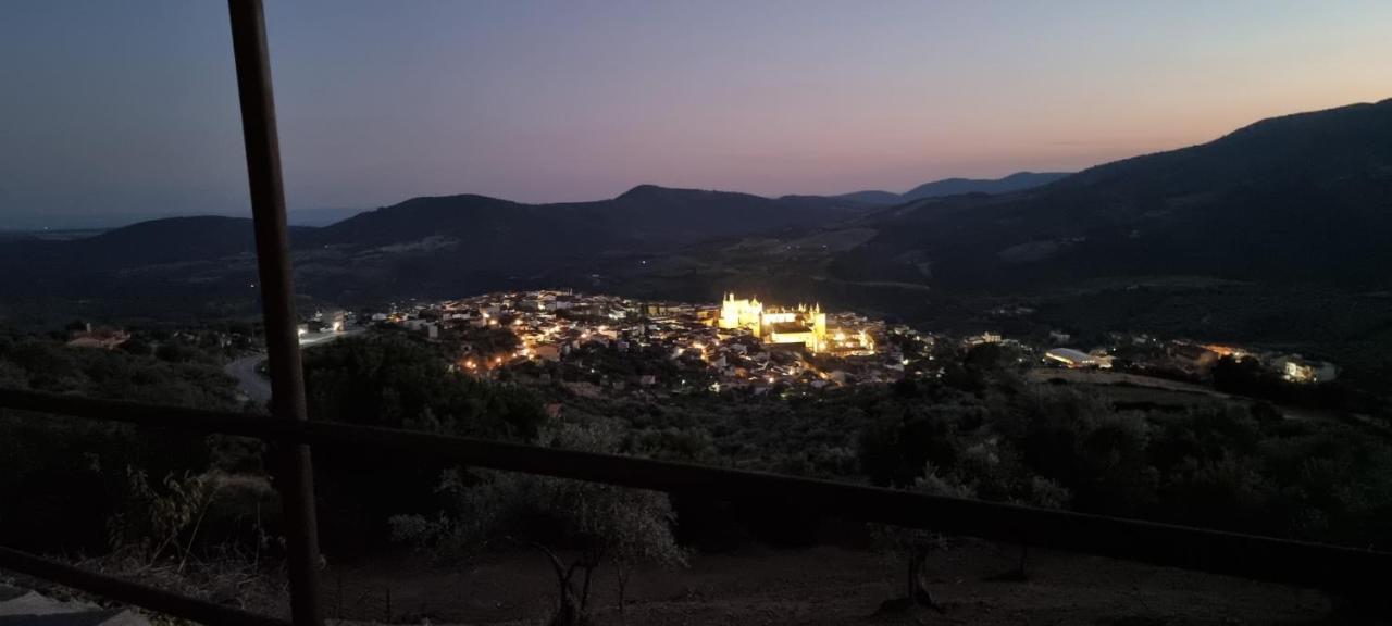 Apartamento Turistico "El Rincon De La Pernila" กวาดาลูเป ภายนอก รูปภาพ