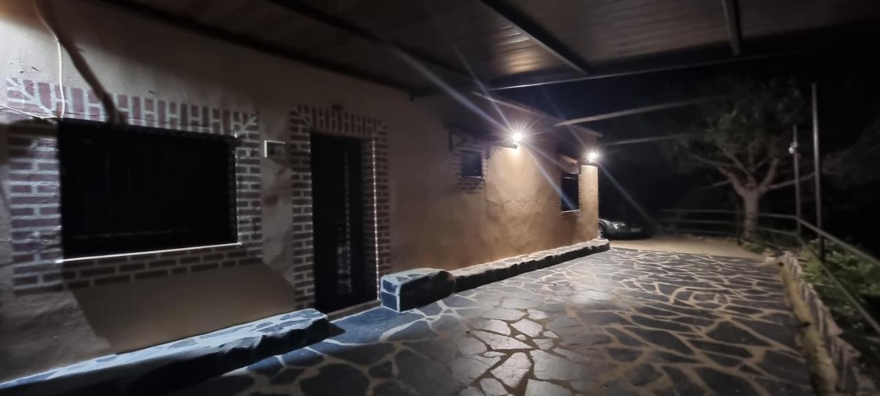 Apartamento Turistico "El Rincon De La Pernila" กวาดาลูเป ภายนอก รูปภาพ