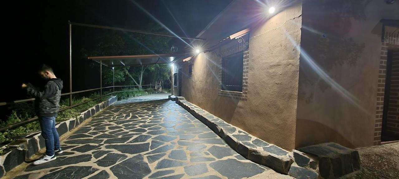 Apartamento Turistico "El Rincon De La Pernila" กวาดาลูเป ภายนอก รูปภาพ