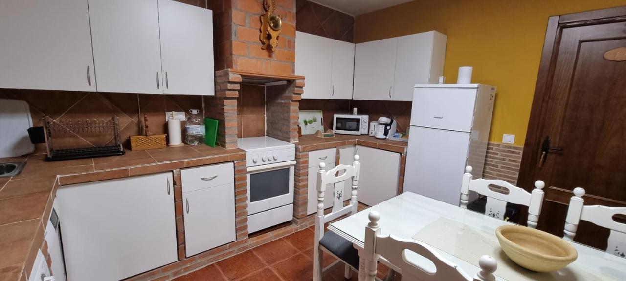 Apartamento Turistico "El Rincon De La Pernila" กวาดาลูเป ภายนอก รูปภาพ