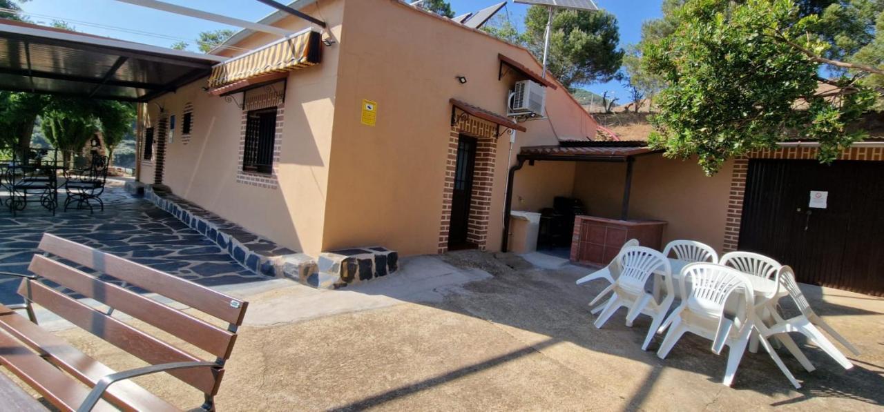 Apartamento Turistico "El Rincon De La Pernila" กวาดาลูเป ภายนอก รูปภาพ
