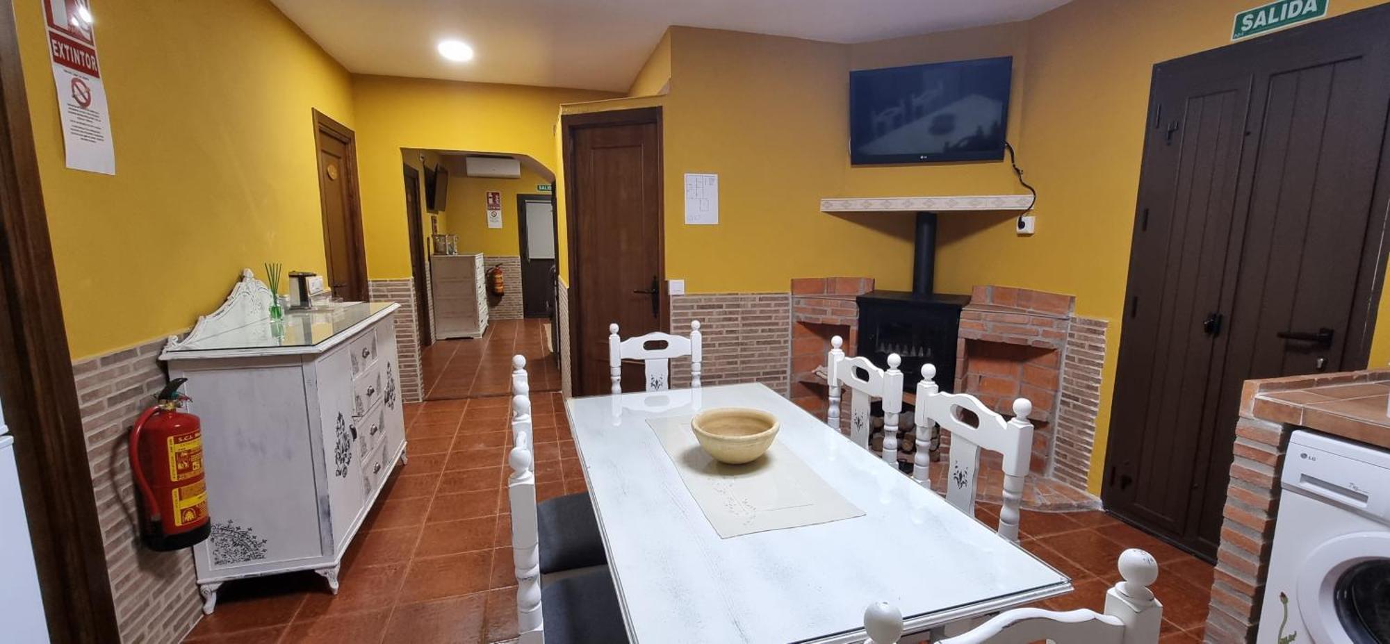 Apartamento Turistico "El Rincon De La Pernila" กวาดาลูเป ภายนอก รูปภาพ