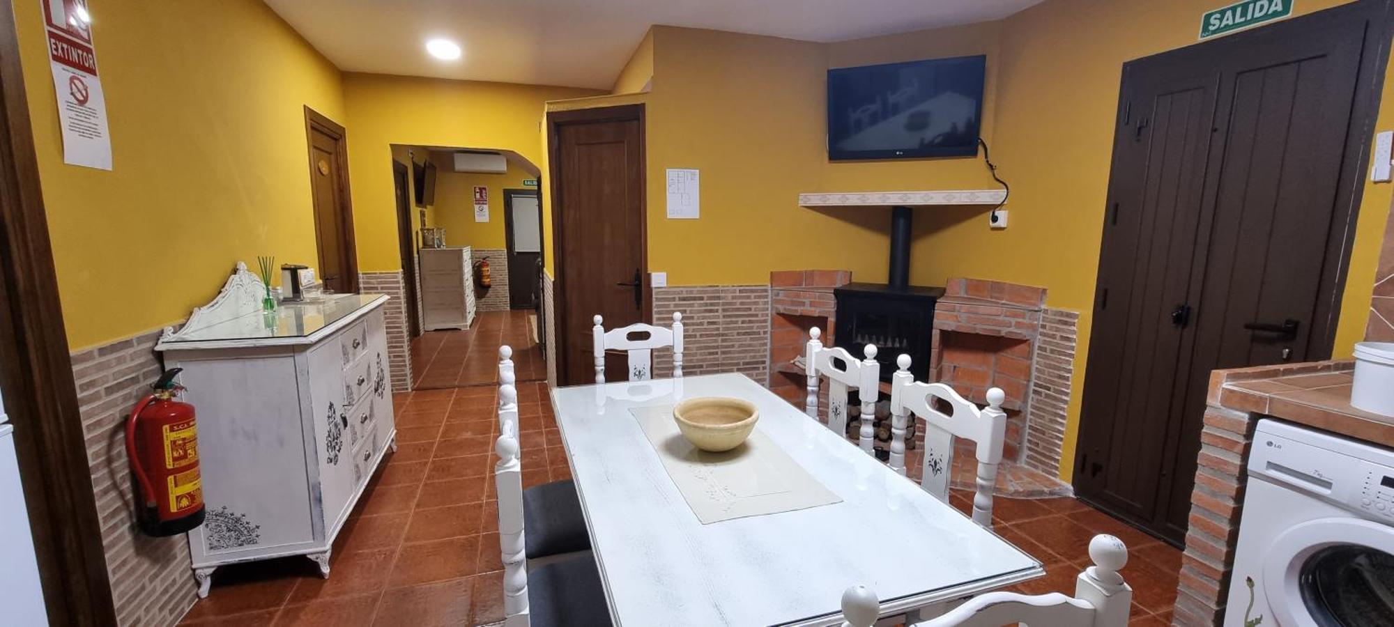 Apartamento Turistico "El Rincon De La Pernila" กวาดาลูเป ภายนอก รูปภาพ